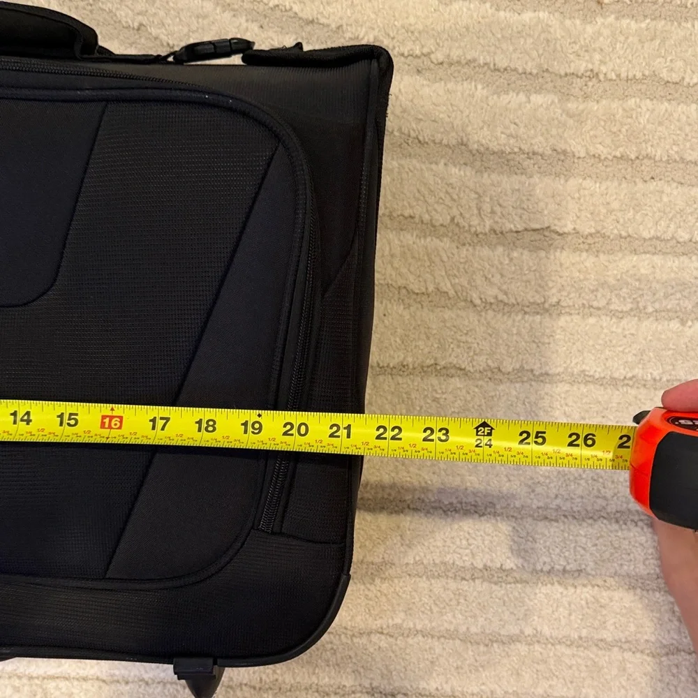 Travelpro Black Rolling Garment Bag Carry-On Luggage Suit Bag